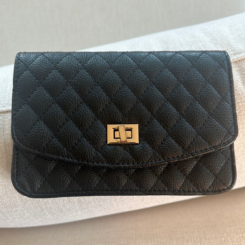 Urban Expressions Black quilted handbag